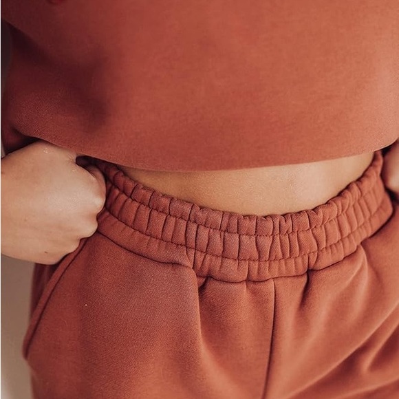 ‘Homebody’ Sweat Suit - Picture 4 of 6